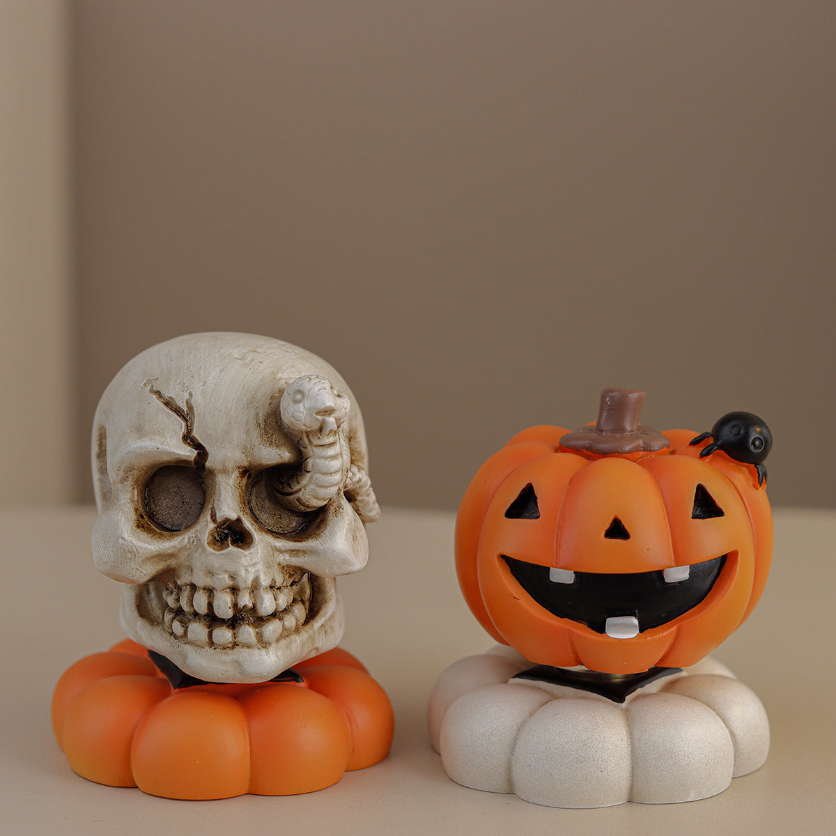 Spooky Spinner Figurine - photo 4